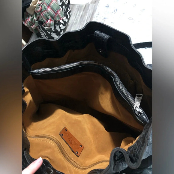 Patricia Nash Large Croc Embossed Witney Drawstring Tote Bag - Picture 9 of 13